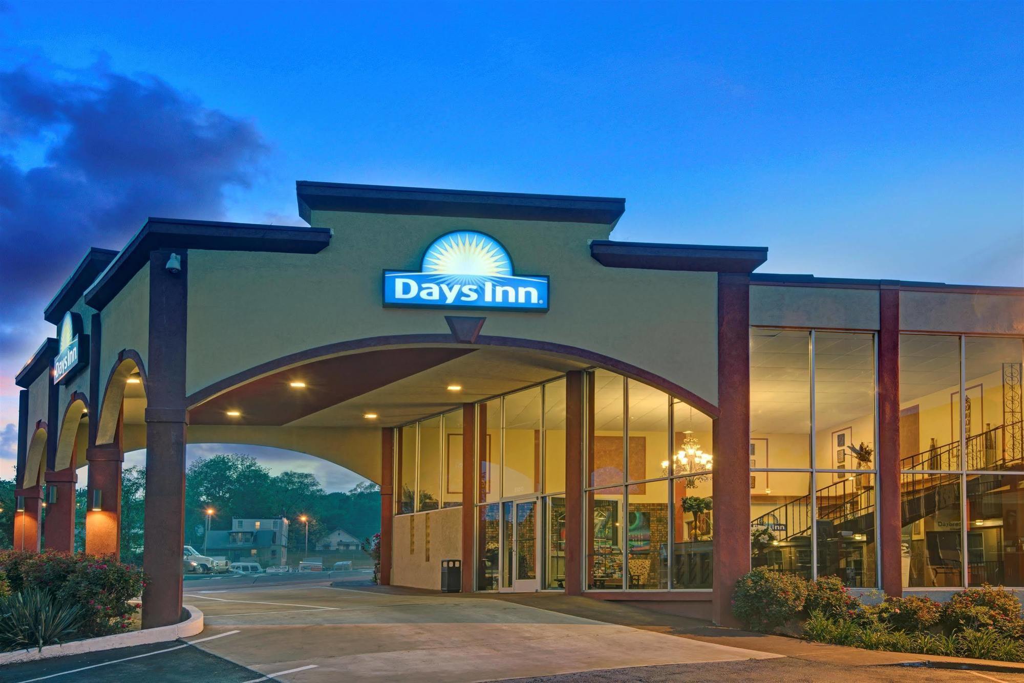 Days Inn By Wyndham Kansas City Dış mekan fotoğraf